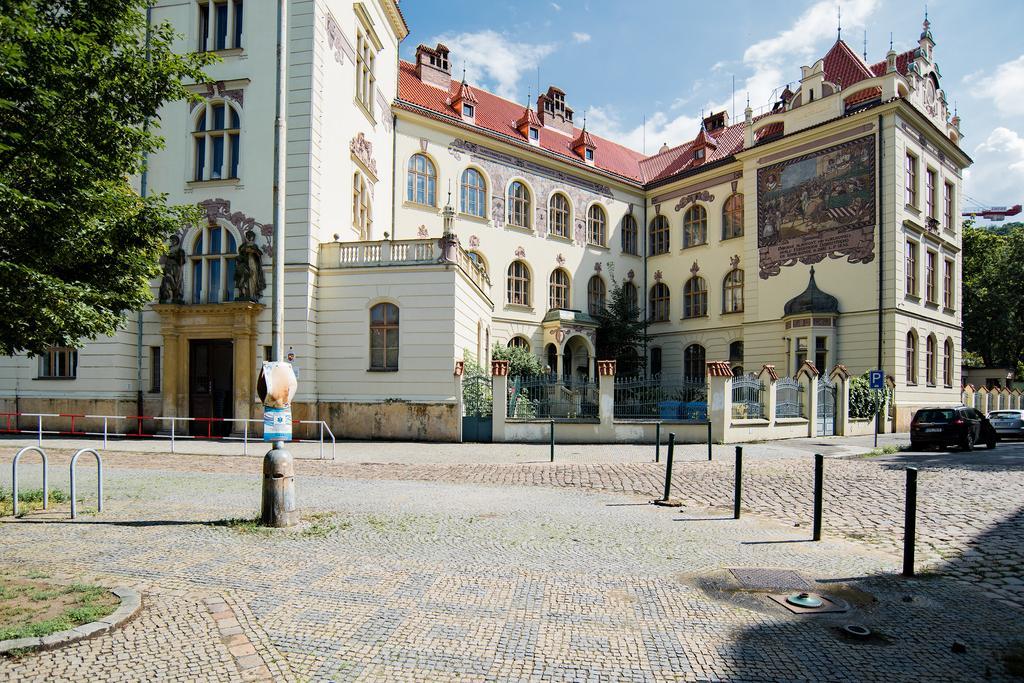 Apartment Gesse Brezinova Prága Kültér fotó